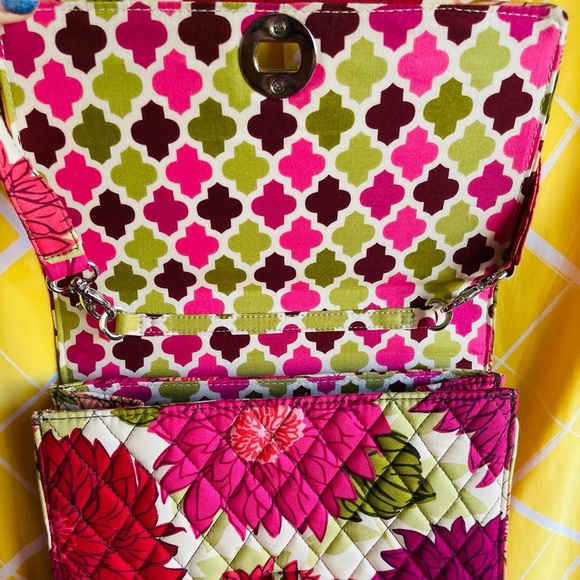 Vera Bradley Julia Hello Dahlia Floral Women’s Quilted Handbag Purse - Picture 2 of 12